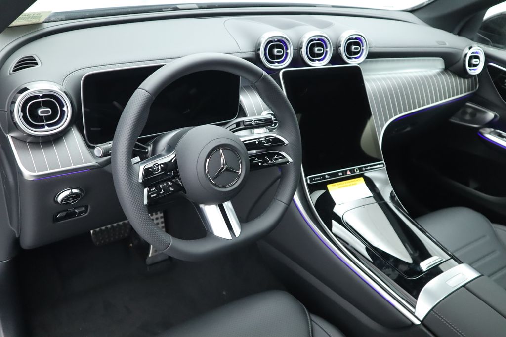 2025 Mercedes-Benz GLC 300 9