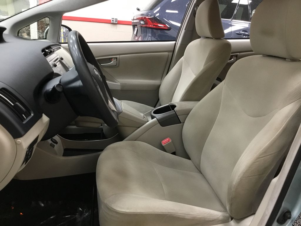 Thumbnail: 2013 Toyota Prius - 14