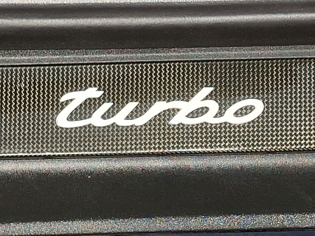 2015 Porsche 911 Turbo S 27