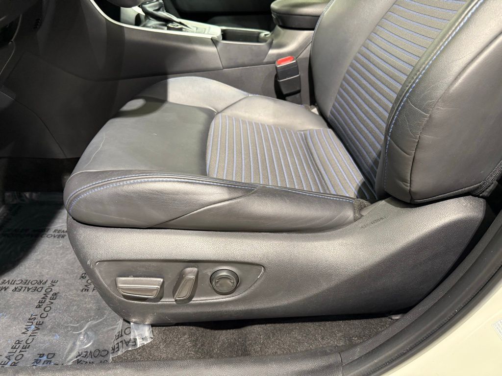 Thumbnail: 2022 Toyota RAV4 - 14