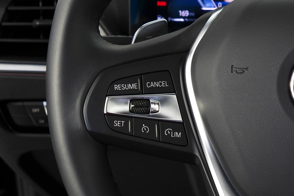 Thumbnail: 2024 BMW 3 Series - 30