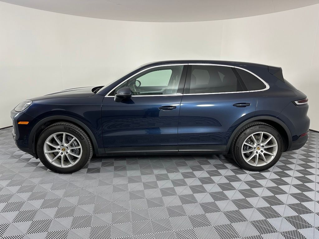 Thumbnail: 2024 Porsche Cayenne - 2