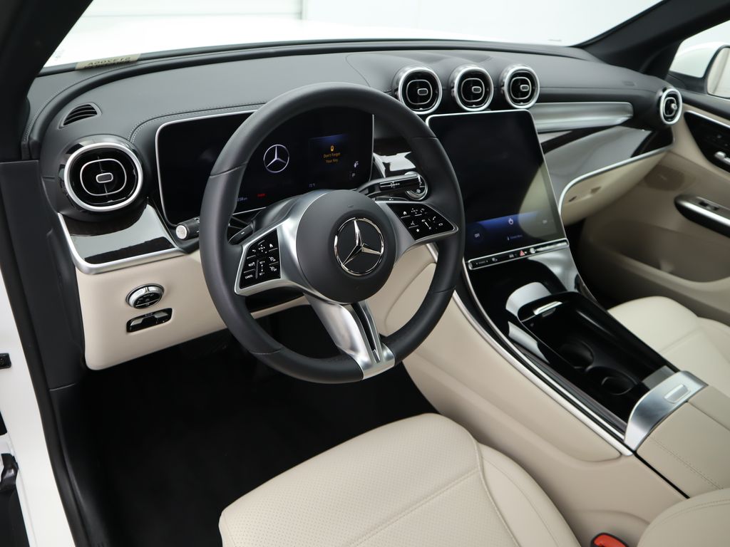 2024 Mercedes-Benz GLC 300 9