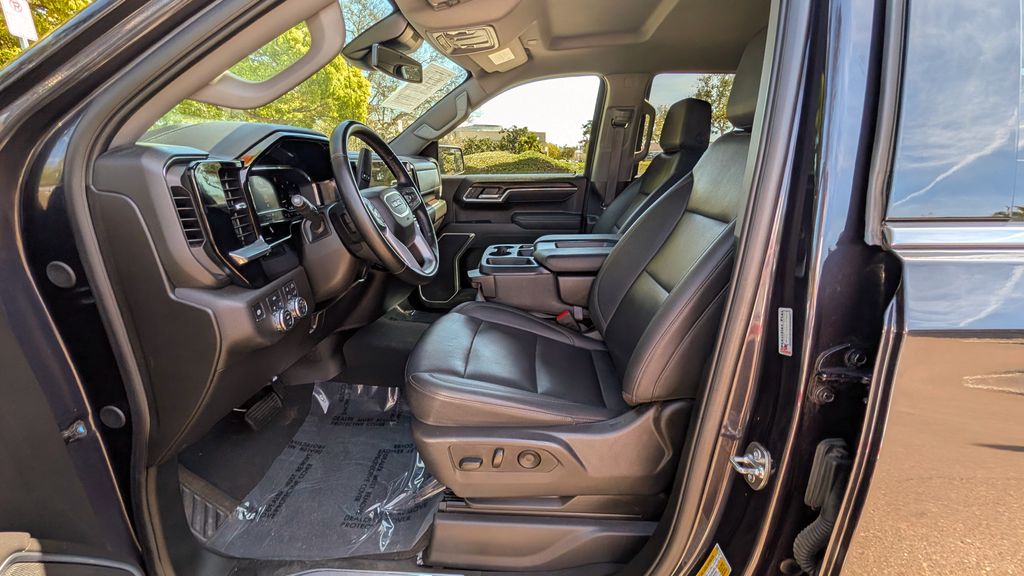 Used 2025 GMC Sierra 1500 SLT 4D Crew Cab