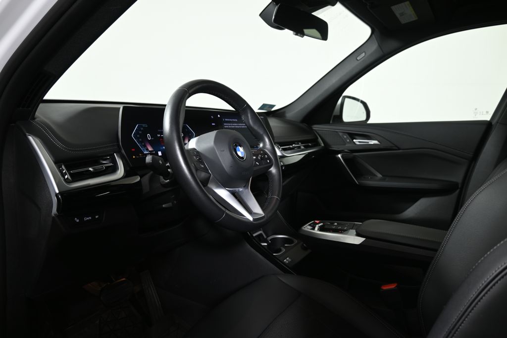 Thumbnail: 2023 BMW X1 - 14