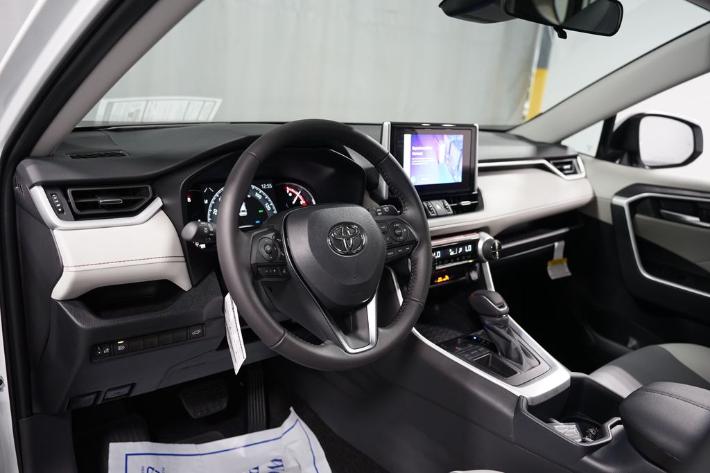 Thumbnail: 2025 Toyota RAV4 - 11