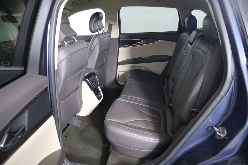 2019 Lincoln Nautilus Select 22