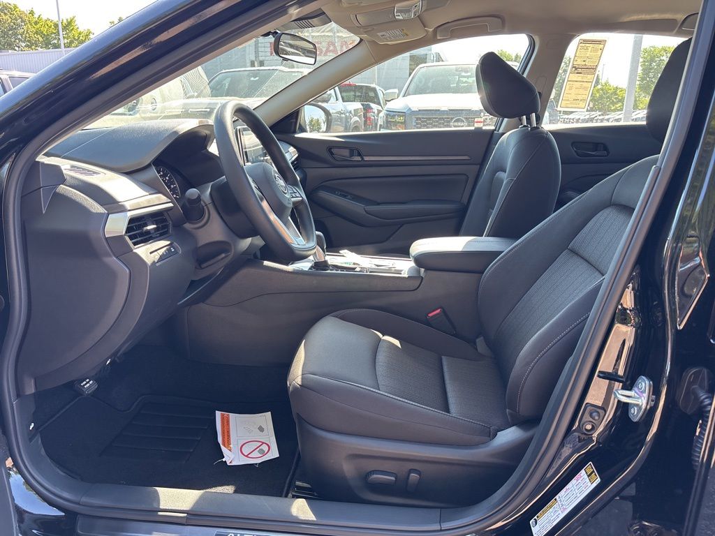 New 2026 Black Nissan 2.5 SV image 13
