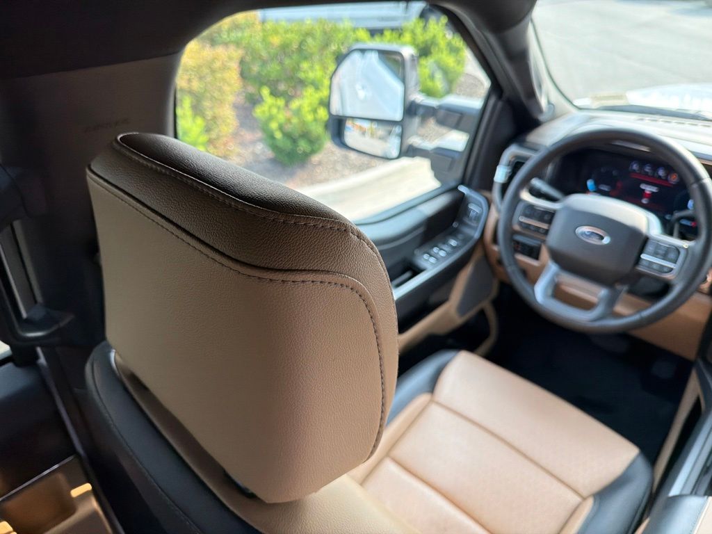 2026 Ford F-350 Super Duty LARIAT
