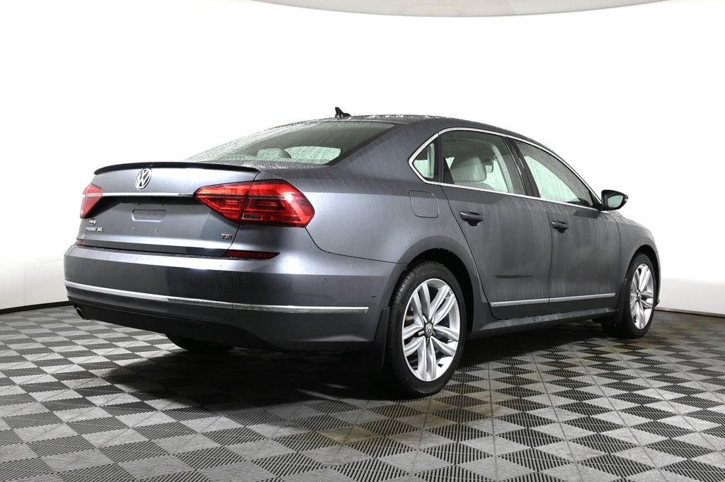 Thumbnail: 2016 Volkswagen Passat - 6