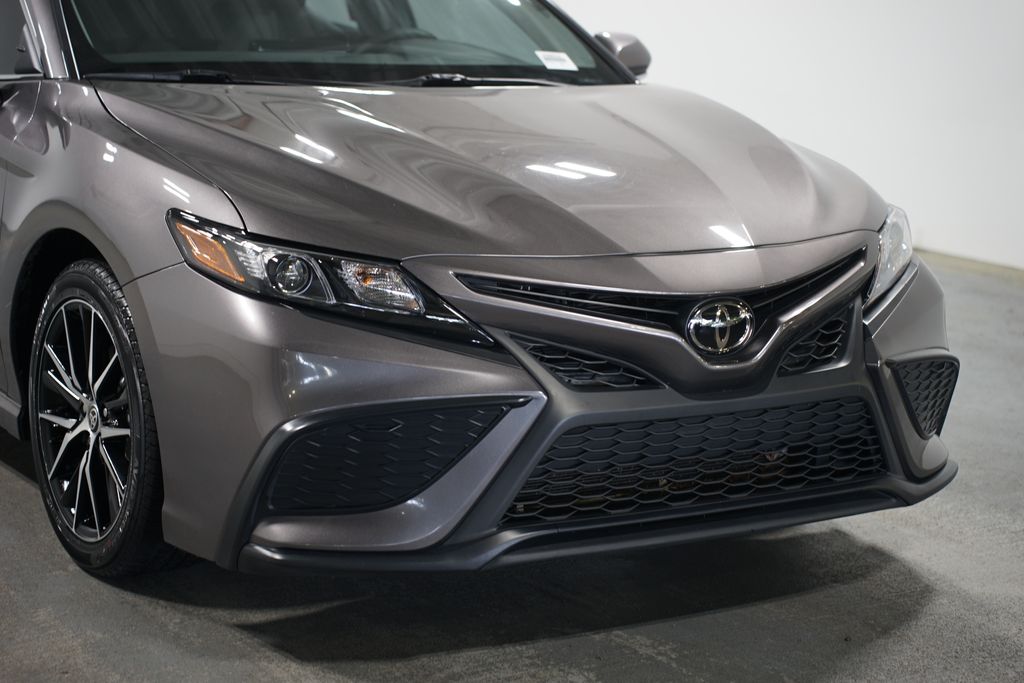 2024 Toyota Camry SE 4