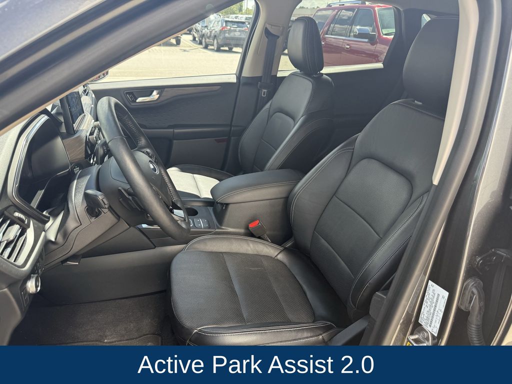 2020 Ford Escape Titanium