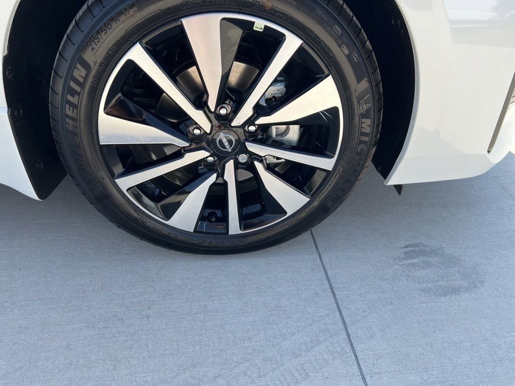 2025 Aspen White Tricoat Nissan Sentra SV FWD Sedan