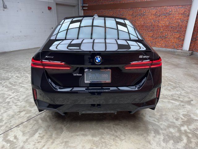 New 2026 Black BMW 530i xDrive image 4