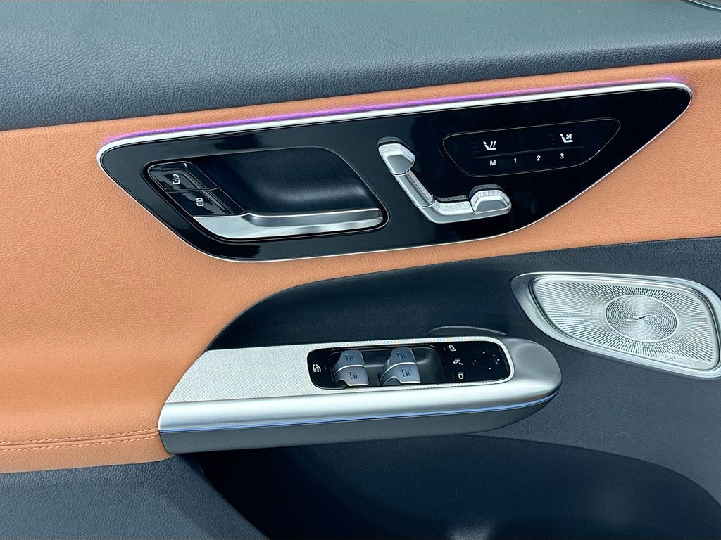 Thumbnail: 2026 Mercedes-Benz GLC - 22