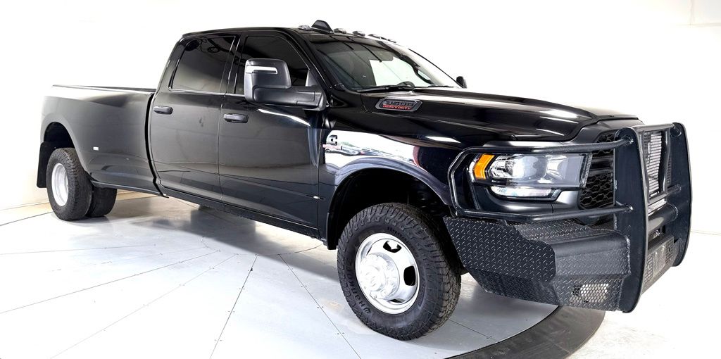 2023 RAM 3500 Tradesman Crew Cab LB DRW 4WD