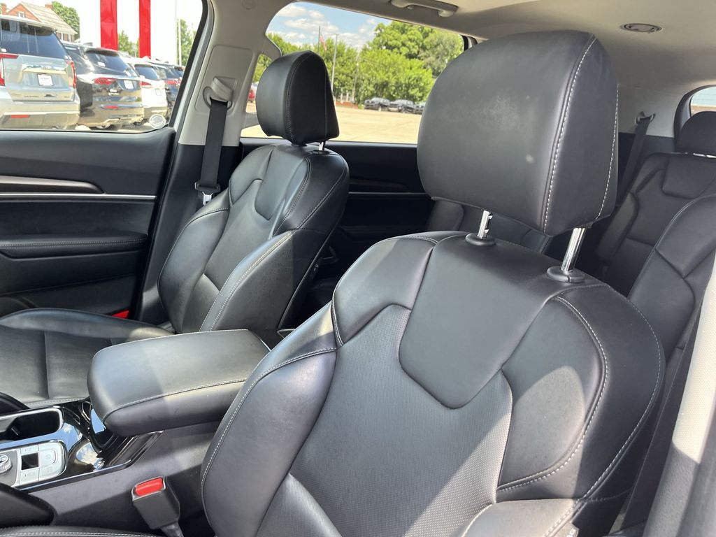 Certified Used 2025 White Kia S image 11