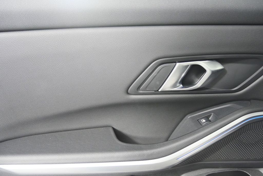 Thumbnail: 2024 BMW 3 Series - 14