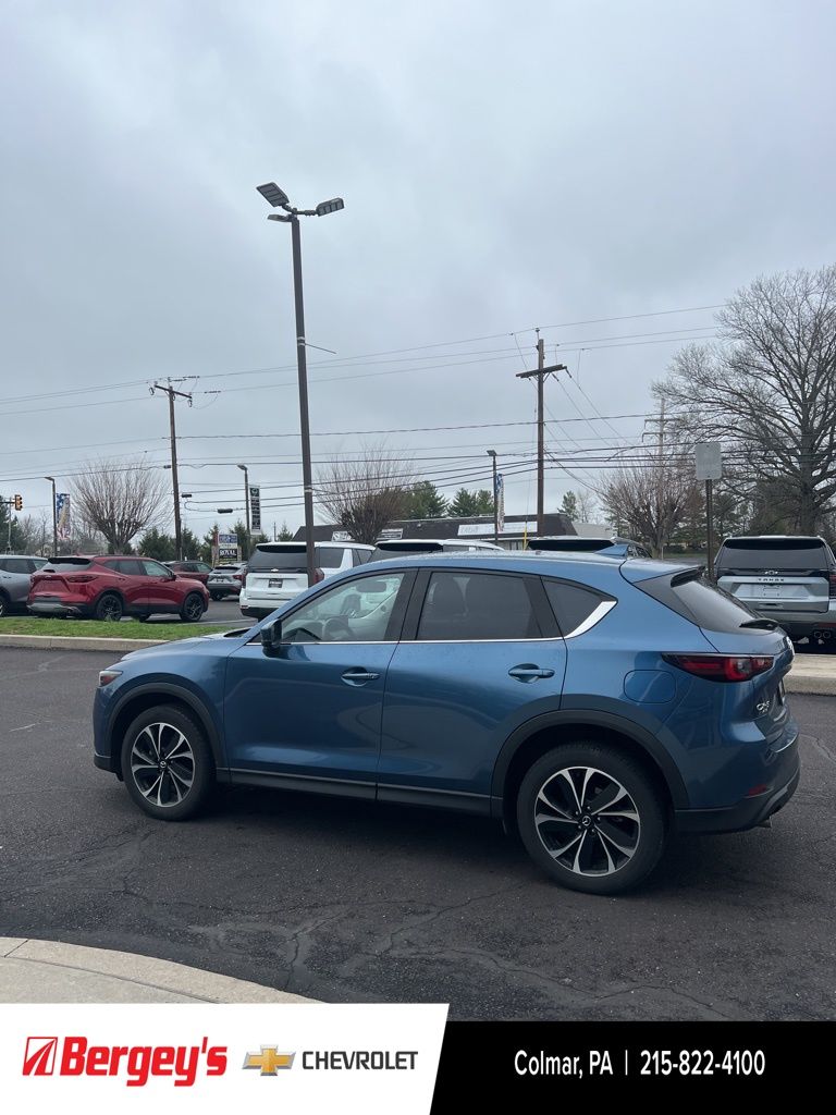 View vehicle photo 5