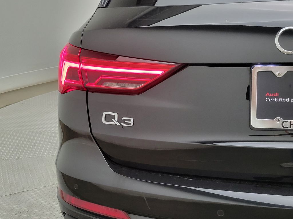 Thumbnail: 2023 Audi Q3 - 9