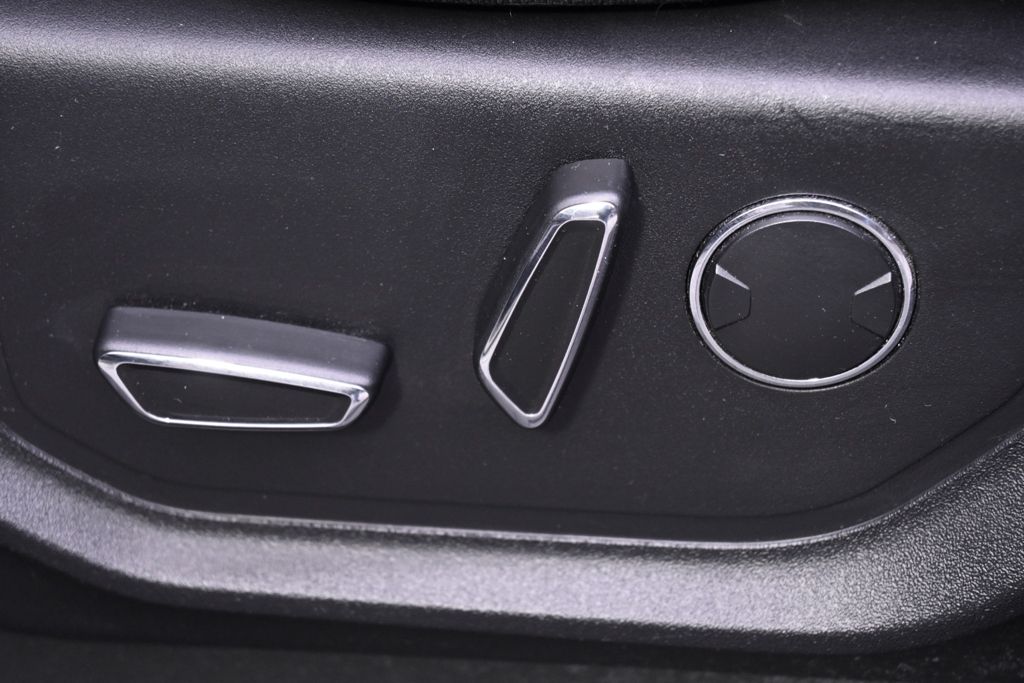 Used 2018 Silver Ford XLT image 14