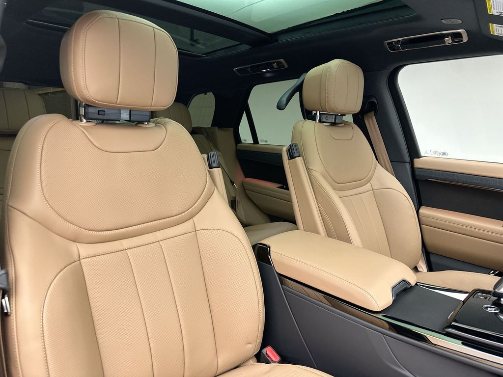 Thumbnail: 2026 Land Rover Range Rover Sport - 6