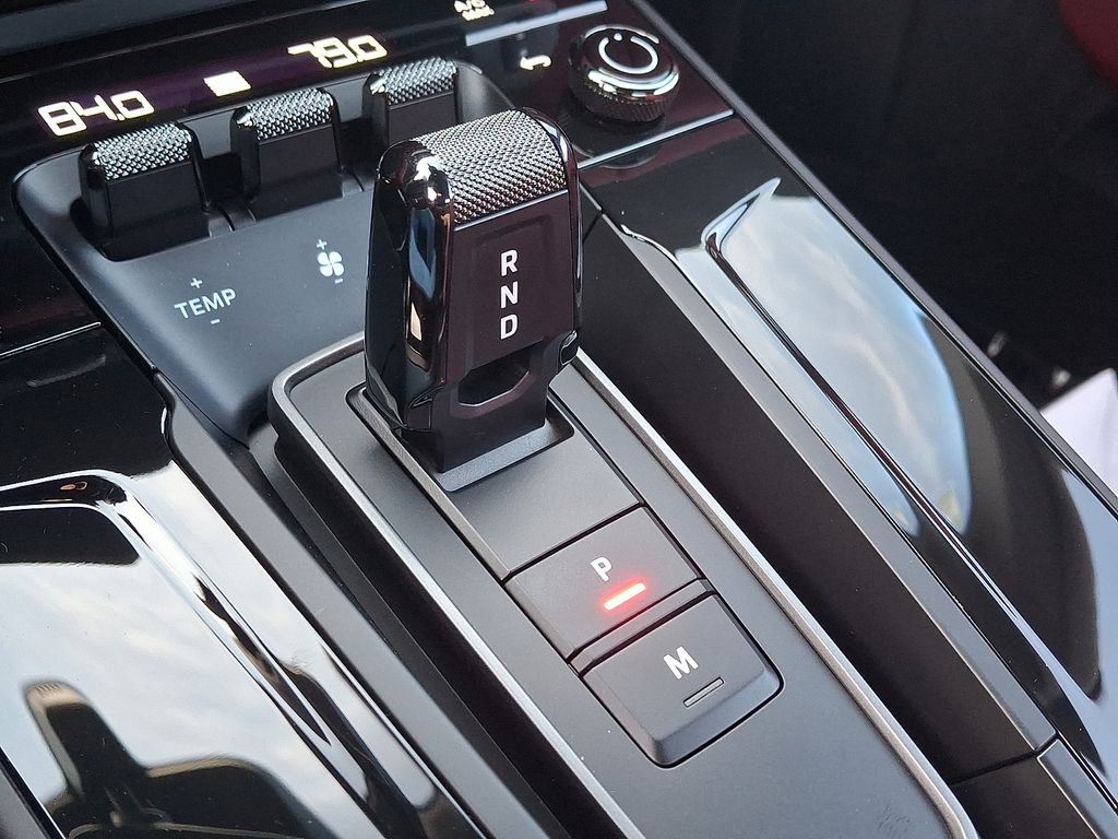 Thumbnail: 2026 Porsche 911 - 14