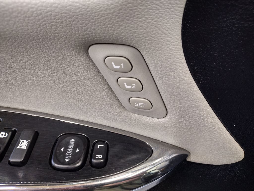 2018 Toyota Avalon Hybrid Limited