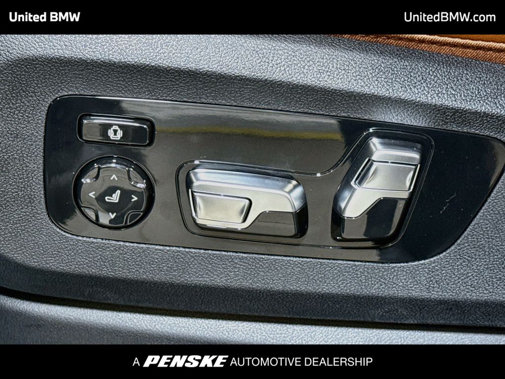 Thumbnail: 2027 BMW X7 - 4