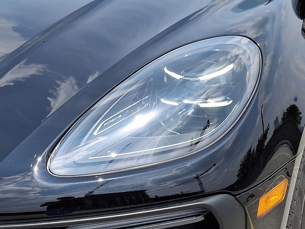 Thumbnail: 2025 Porsche Macan - 13