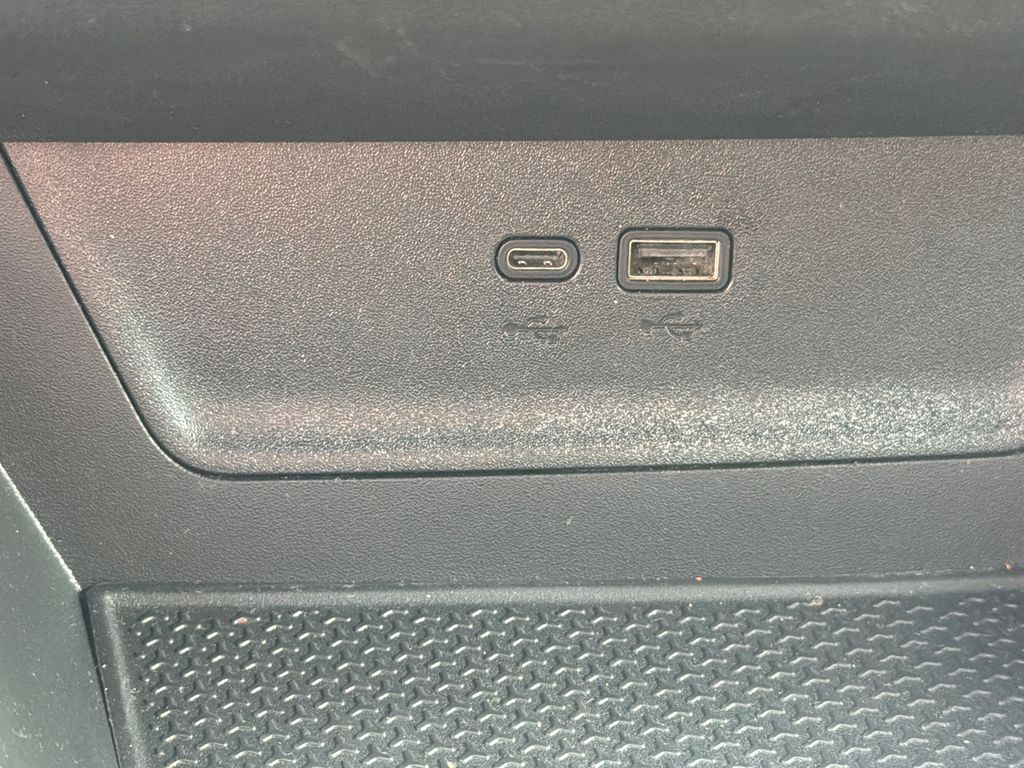 Used 2025 White Chevrolet LT image 32