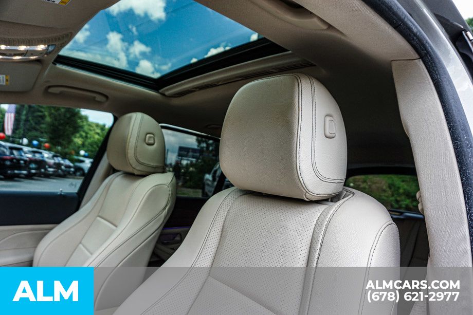 Used 2020 Beige Mercedes-Benz GLE 350 image 18