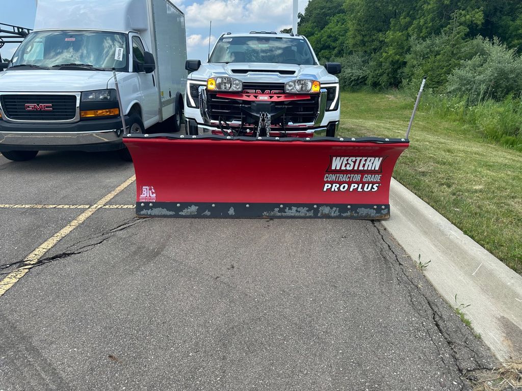 2024 GMC Sierra 2500HD Pro 33