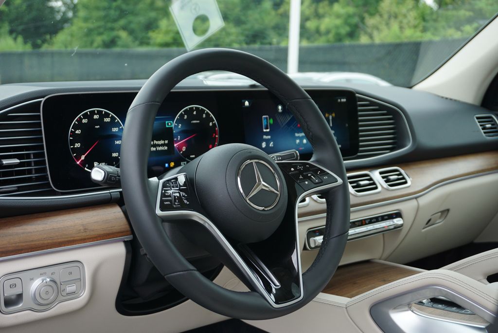 Thumbnail: 2025 Mercedes-Benz GLE - 10