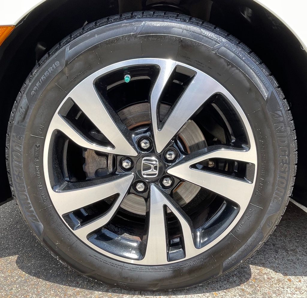 2018 Honda Odyssey Elite White at Community Honda