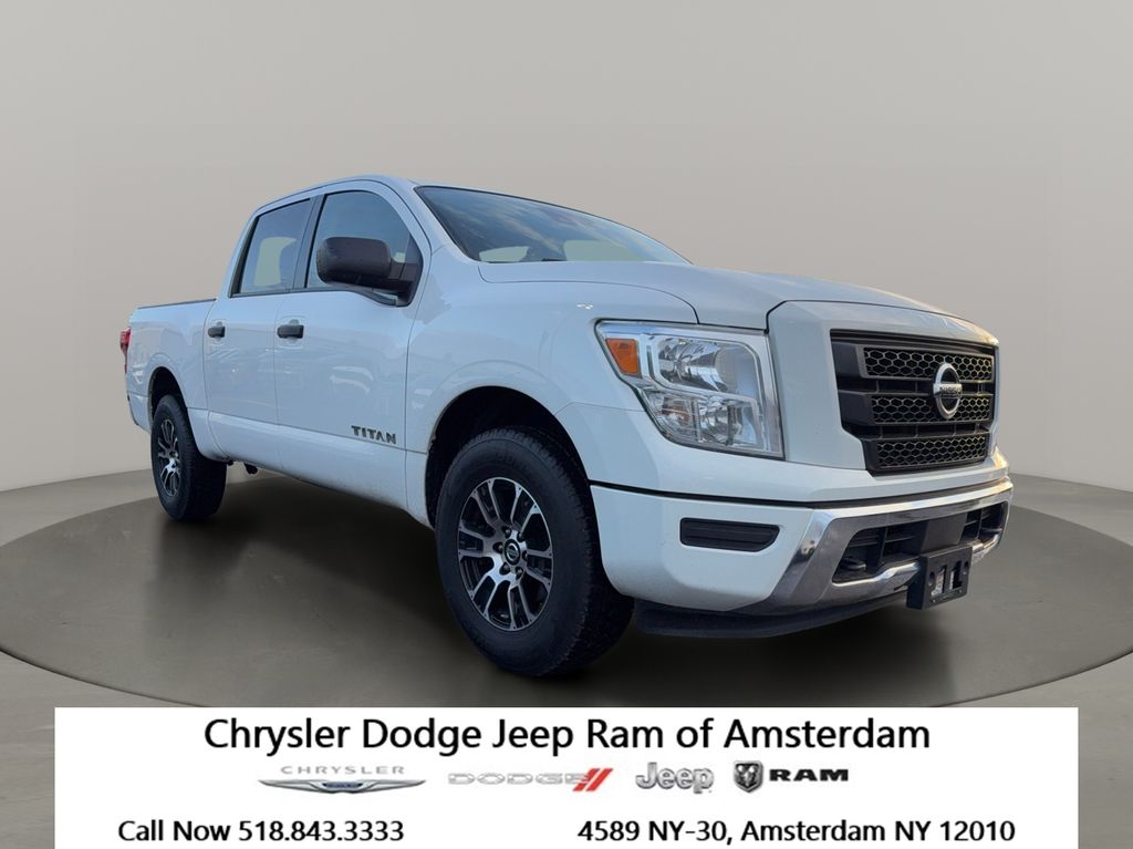 2022 Nissan Titan SV Crew Cab 4WD