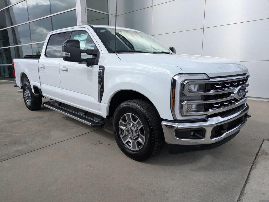 2026 Ford F-350 Super Duty LARIAT