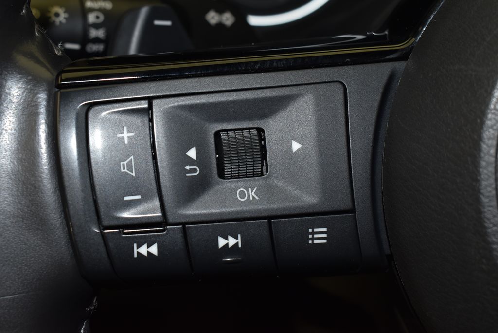 Thumbnail: 2021 Nissan Rogue - 17