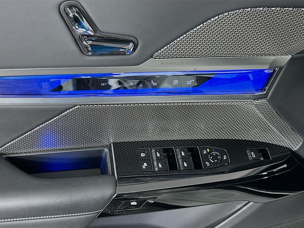 Thumbnail: 2024 BMW i7 - 18