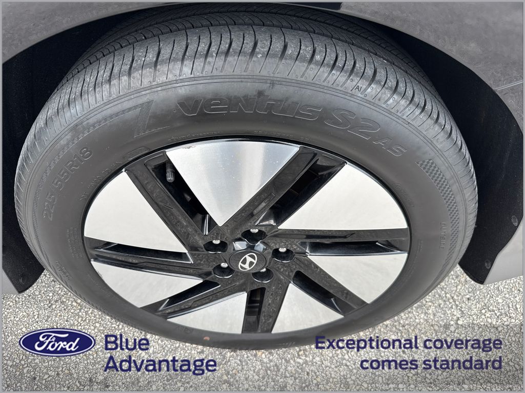 Certified Used 2024 Black Hyundai SE Standard Range image 12