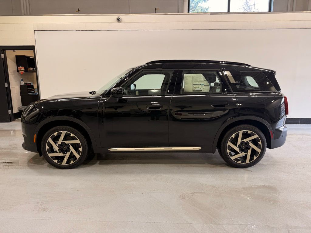 2025 MINI Cooper Countryman Signature 2