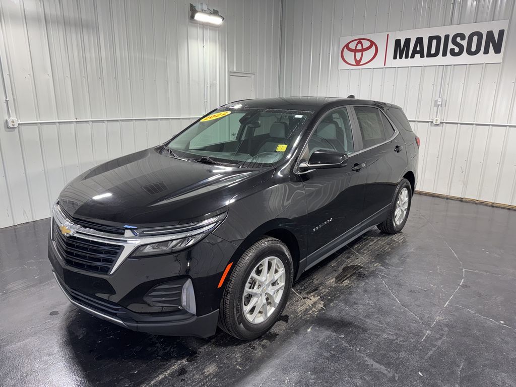2022 Chevrolet Equinox LT FWD with 1LT