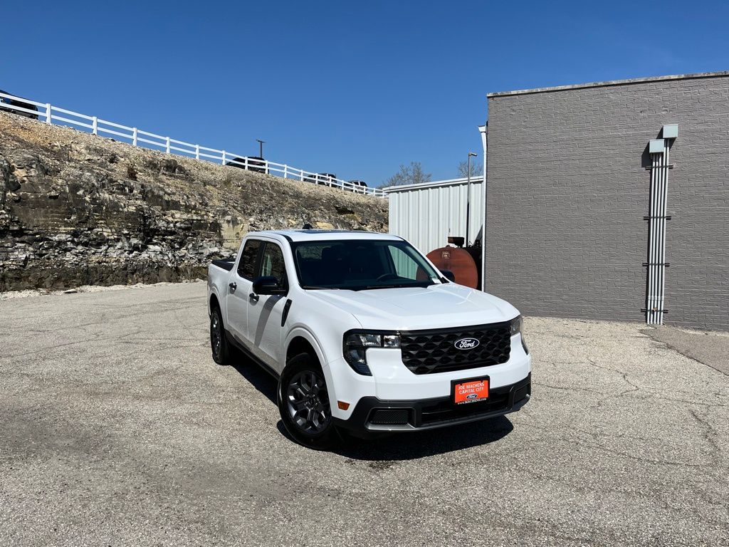 Oxford White 2025 Ford Maverick XLT SuperCrew AWD Pickup Truck All-Wheel Drive 8-Speed Automatic