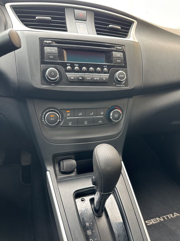 Thumbnail: 2017 Nissan Sentra - 11