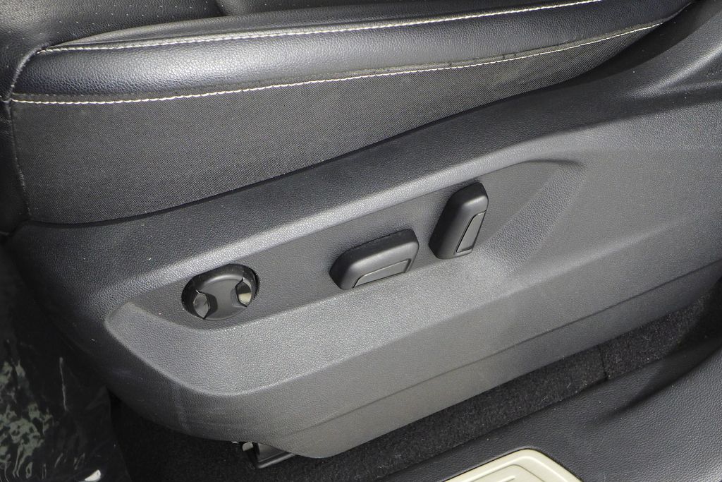 Thumbnail: 2022 Volkswagen Atlas - 24