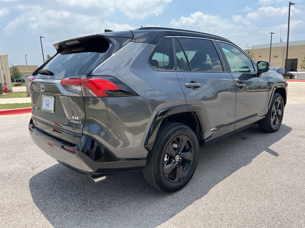 2021 Toyota RAV4 XSE 4