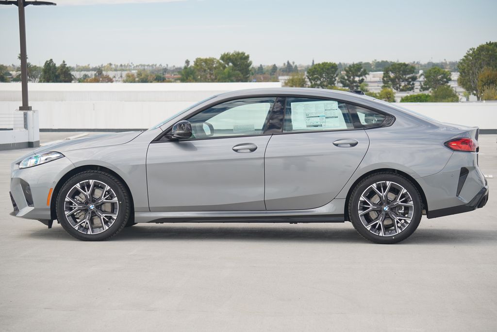 Thumbnail: 2026 BMW 2 Series - 4