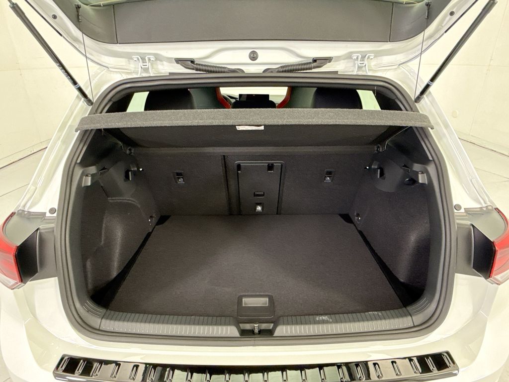 Thumbnail: 2026 Volkswagen Golf - 27