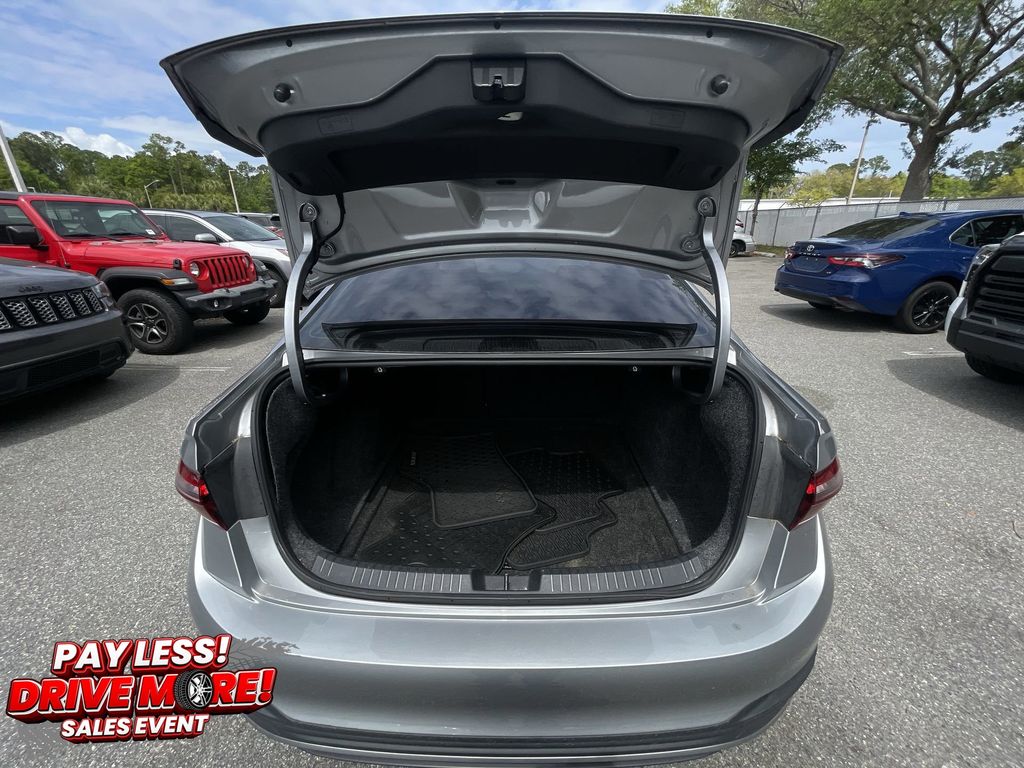 Used 2024 Volkswagen Jetta Sedan