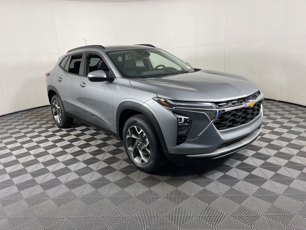 Thumbnail: 2025 Chevrolet Trax - 6